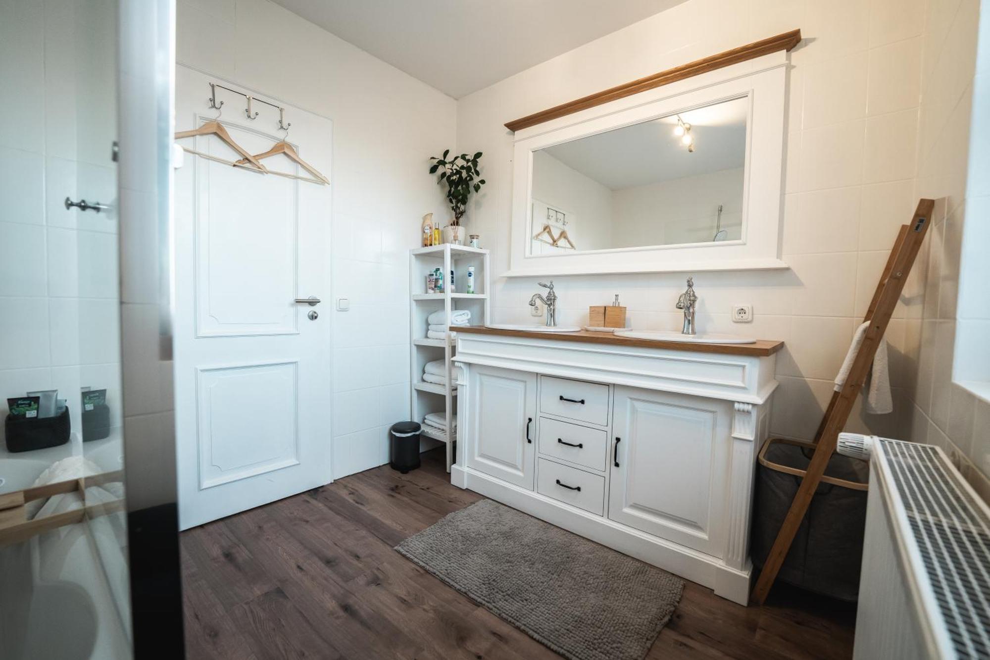 Lohmann'S Landhaus Zum See Stadtlauringen エクステリア 写真